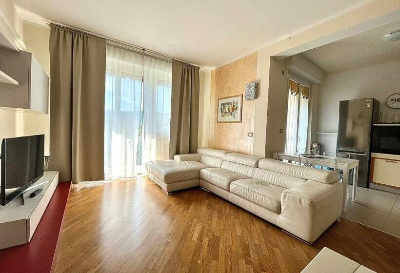 Appartamento Puccini A 6 Minuti In Bus O Auto Dalla Stazione Centrale