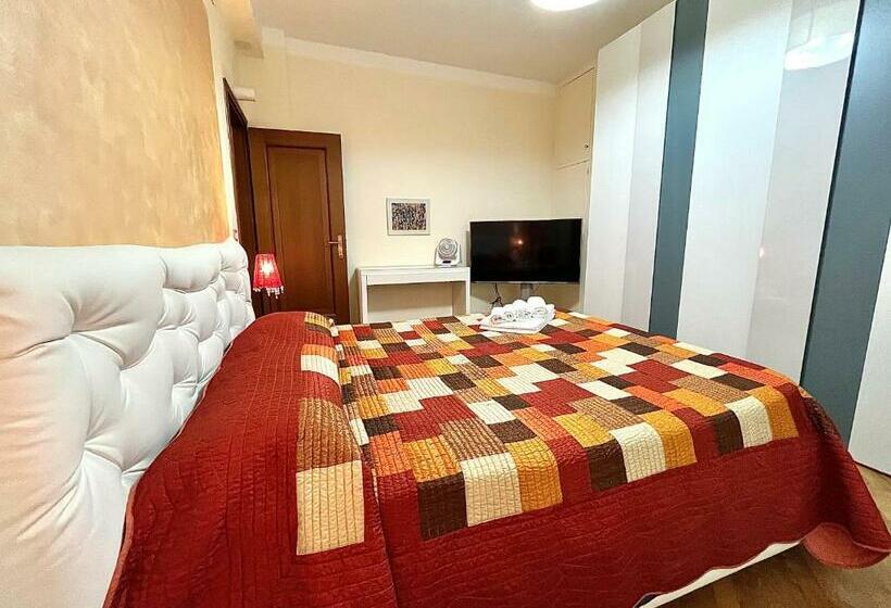 Appartamento Puccini A 6 Minuti In Bus O Auto Dalla Stazione Centrale