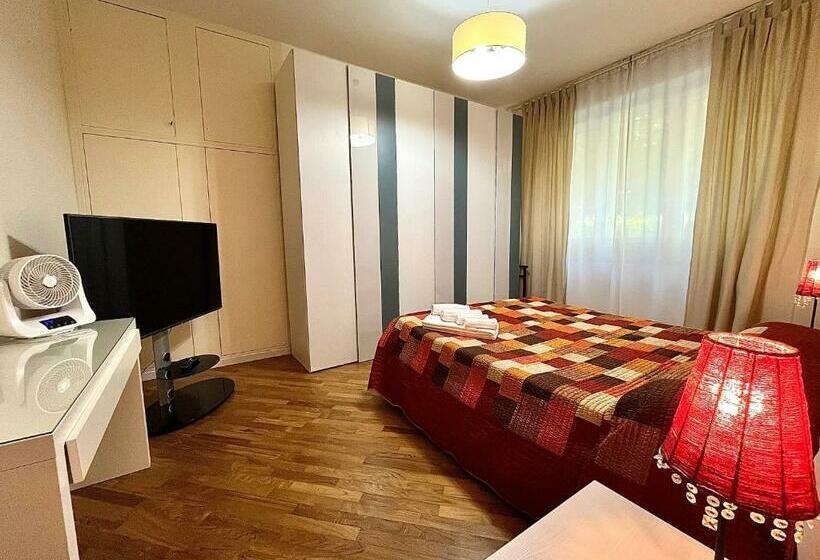 Appartamento Puccini A 6 Minuti In Bus O Auto Dalla Stazione Centrale