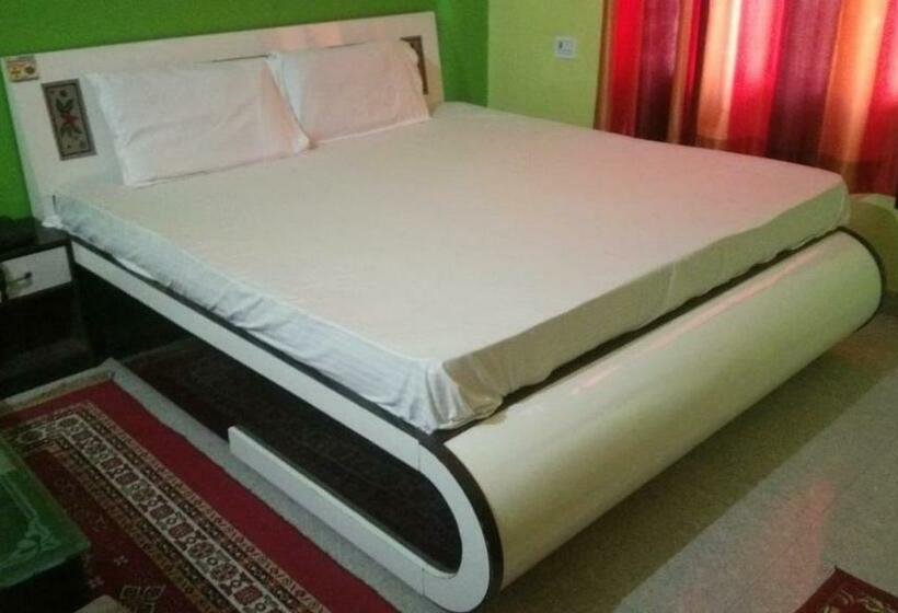 Arpit Hotel By Wb Inn