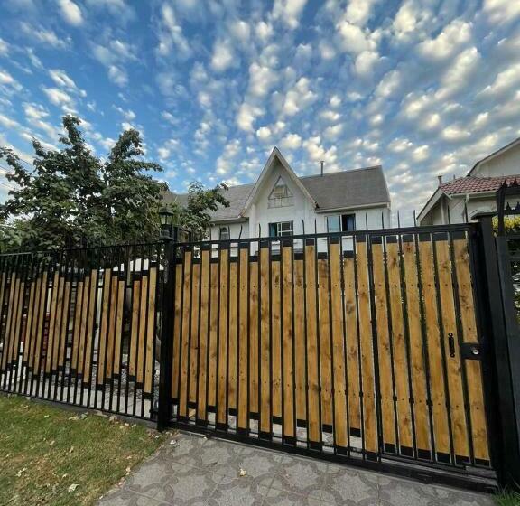 住宿加早餐  La Llovizna Aeropuerto