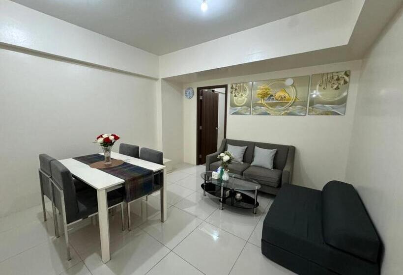 150 Newport Boulevard