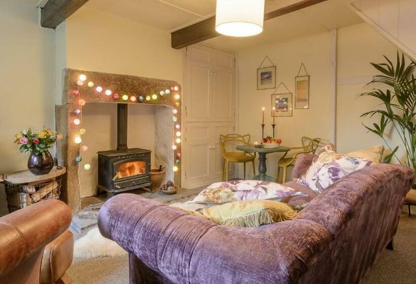 Romantic Cottage, Old Town, Hebden Bridge
