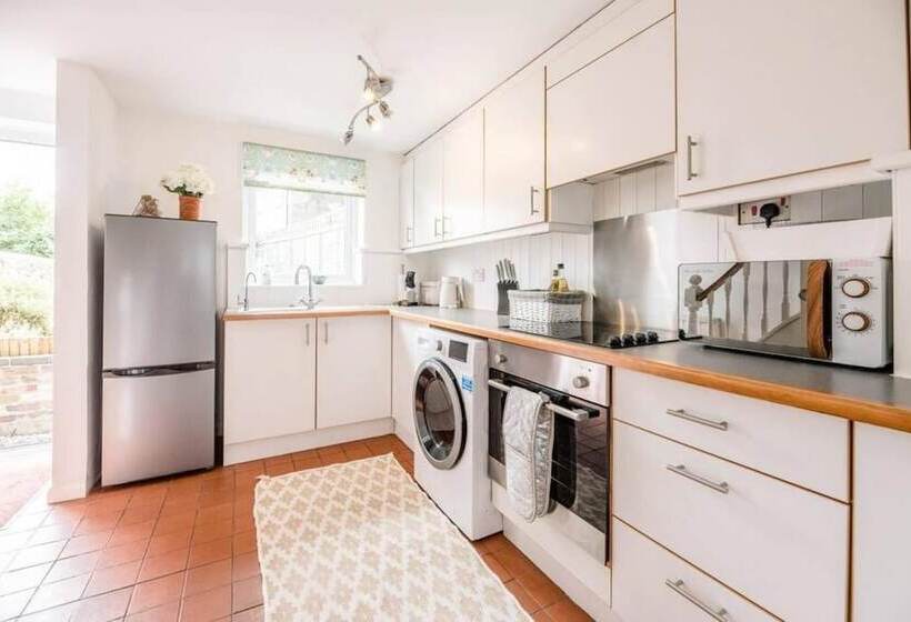 Holly Cottage In Bury St Edmunds