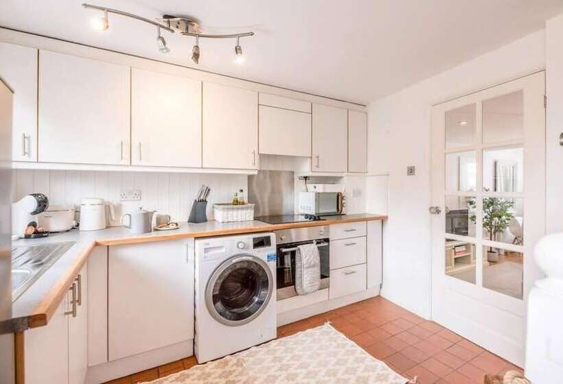 Holly Cottage In Bury St Edmunds