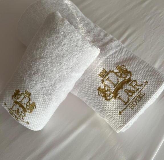 בית מלון כפרי Leon   Beach Front