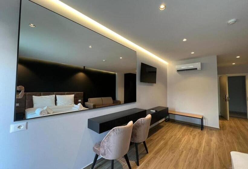 בית מלון כפרי Leon   Beach Front