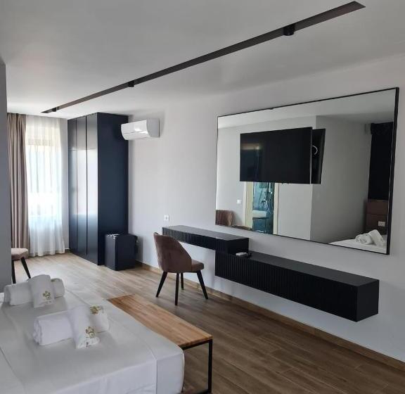 בית מלון כפרי Leon   Beach Front