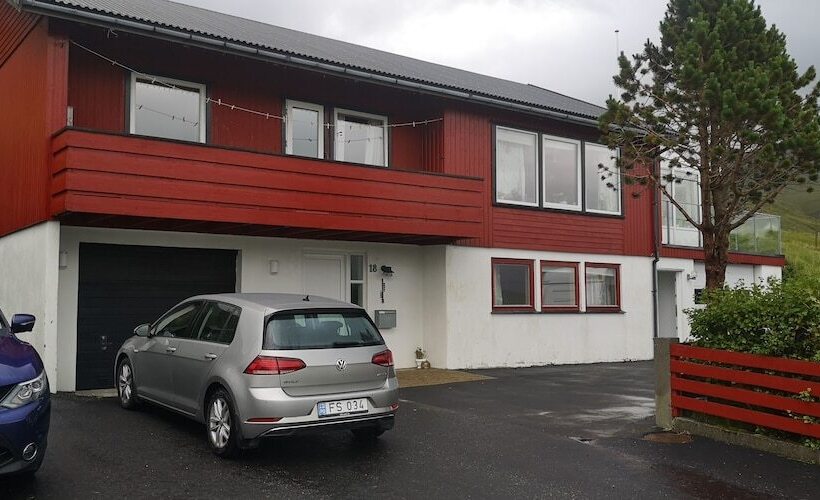 Apartment In Selatrað   Free Parking