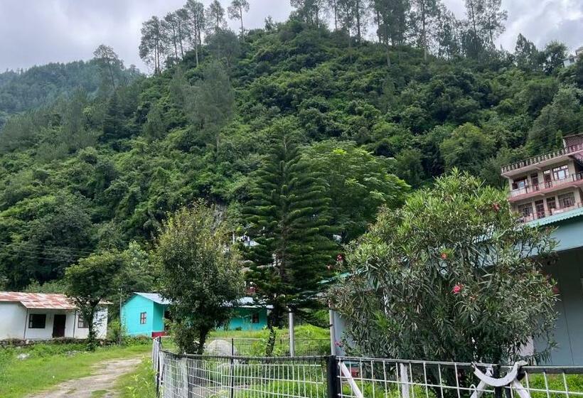 ペンション 1bhk In Sainj