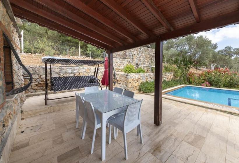 Splendid Villa Surrounded By Nature Near Milas Bodrum Airport