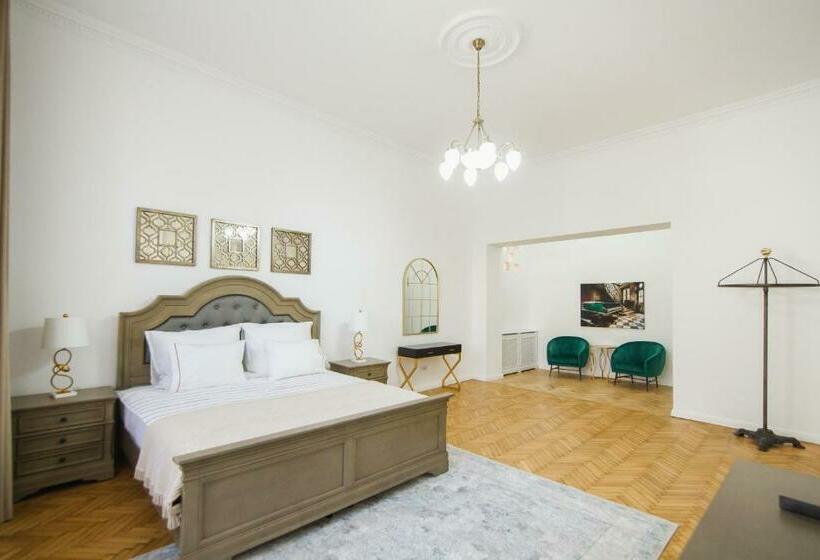 Unique Experience At Rimanóczy Palace Oradea