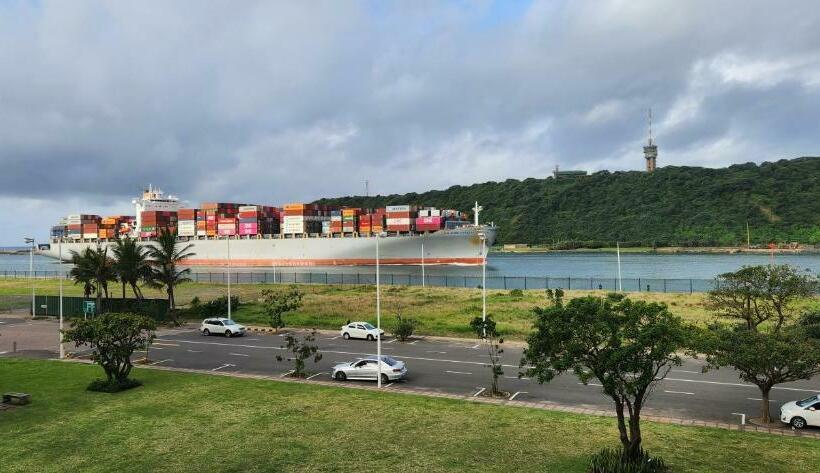 Accommodation Front Charming 2 Sleeper In Point Waterfront