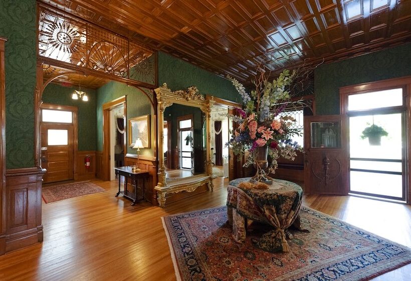 فندق صغير Captain Henderson House