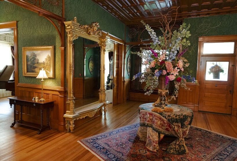 فندق صغير Captain Henderson House