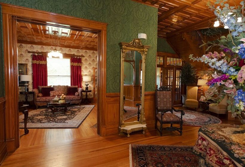 فندق صغير Captain Henderson House