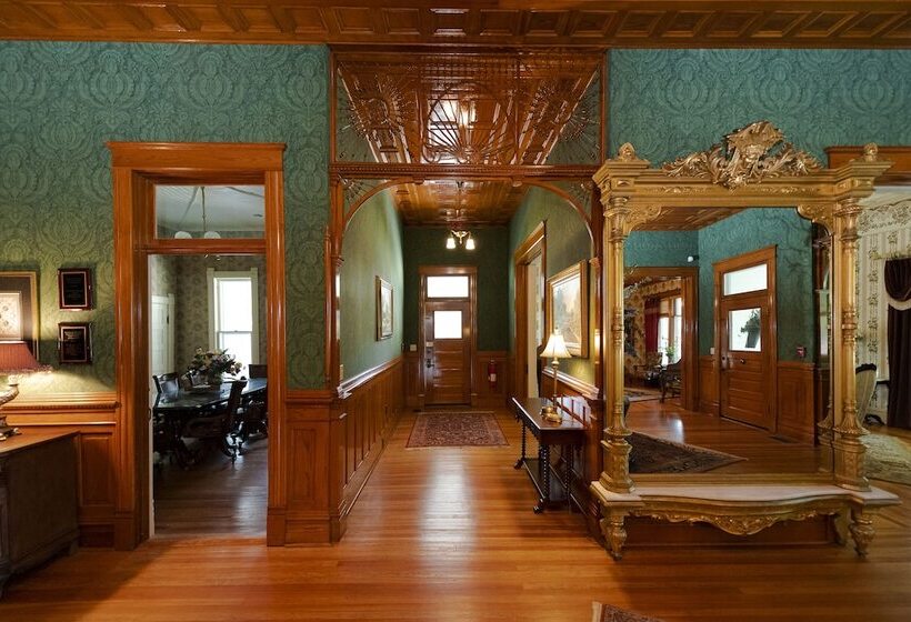 فندق صغير Captain Henderson House