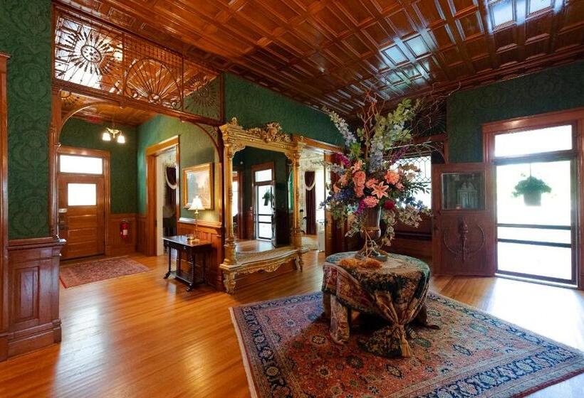 فندق صغير Captain Henderson House