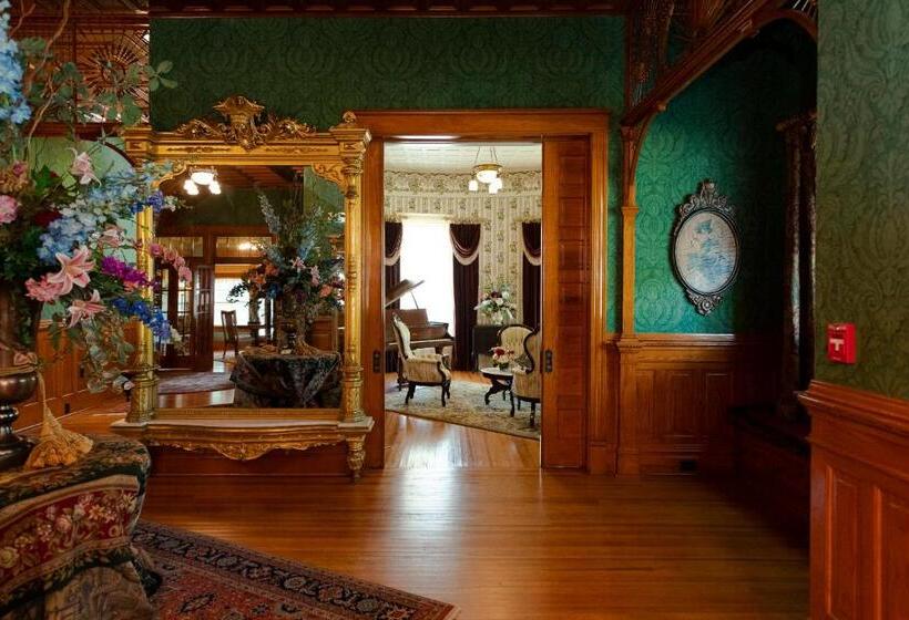 فندق صغير Captain Henderson House