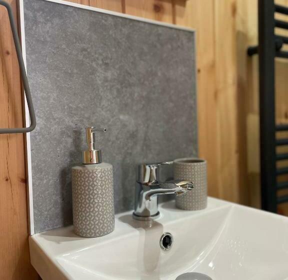 Allt Yelkie Pod Aon, Earlish