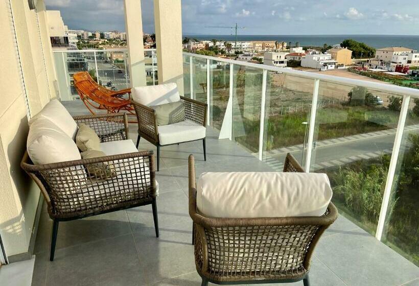 Beautiful Penthouse With Pool And Wonderful Beach View