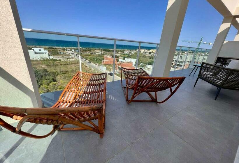 Beautiful Penthouse With Pool And Wonderful Beach View