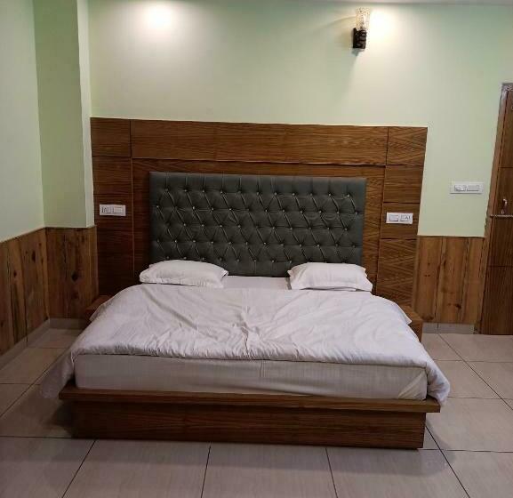 Bed and Breakfast Chaman Basera