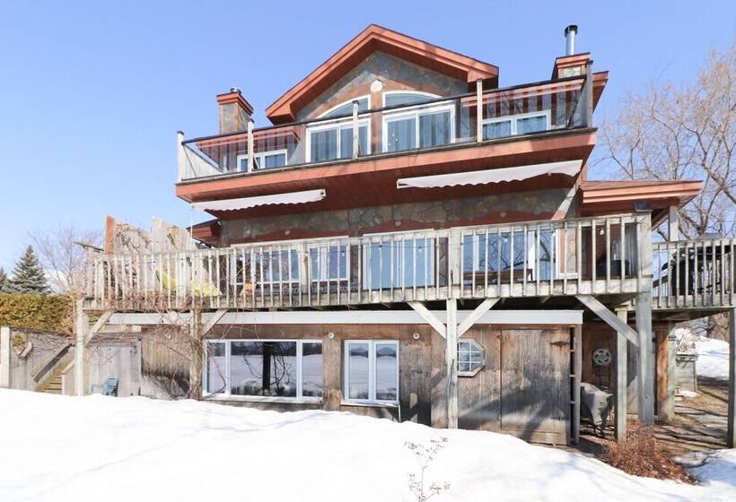 Chalet Chaleureux Sur Le Bord De Leau Naviguable