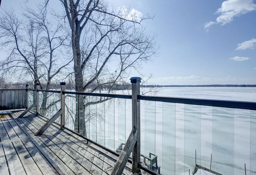 Chalet Chaleureux Sur Le Bord De Leau Naviguable