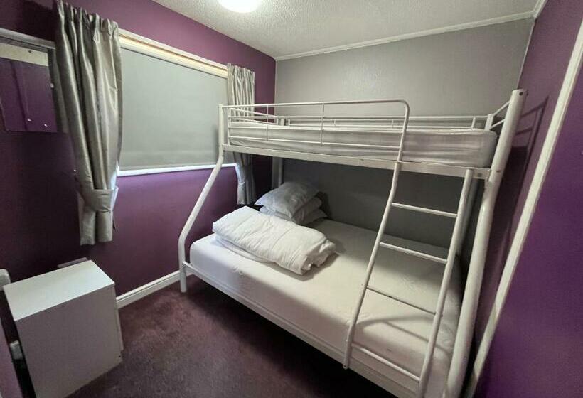 Chalet 319, Hemsby   Two Bed Chalet, Sleeps 5, Pet Friendly, Bed Linen And Towels Included