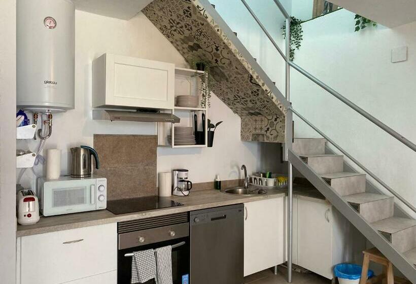 Countryside House With Sea View Near The Beach