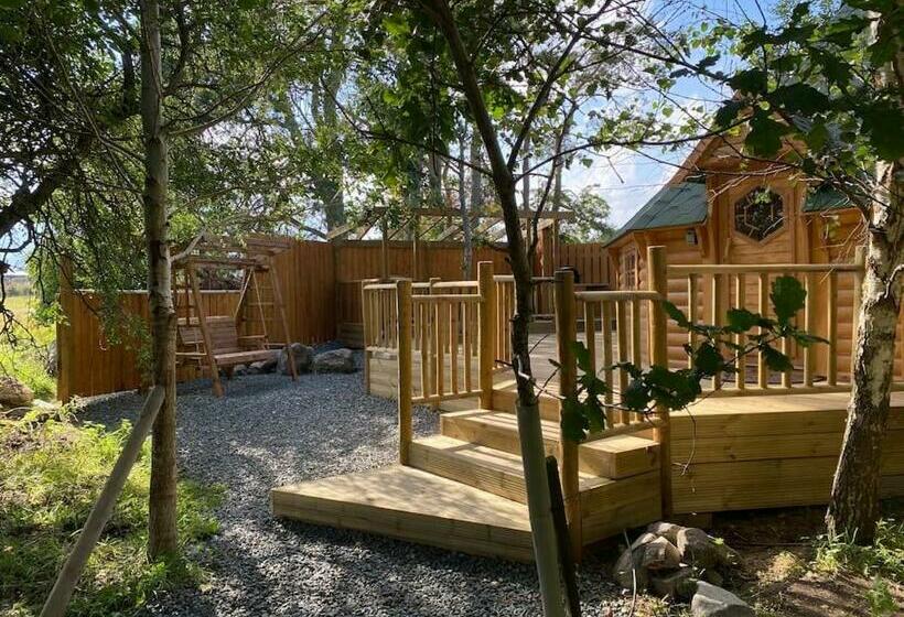 Craigshannoch Luxury 1 Bed Woodland Lodge Hot Tub