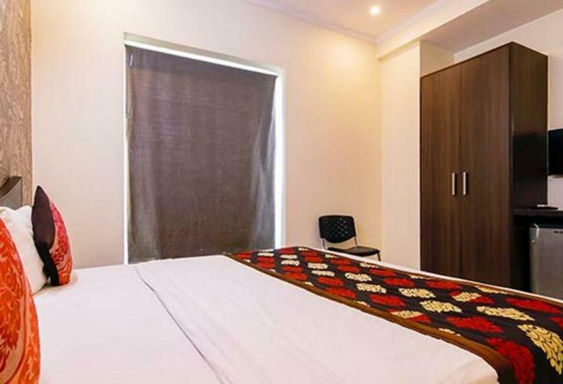 Fabhotel Gazelle Inn