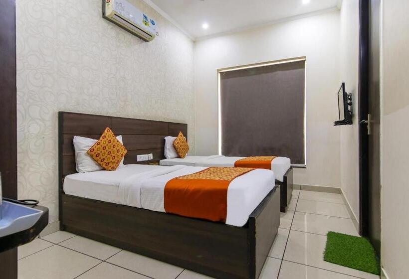 Fabhotel Gazelle Inn