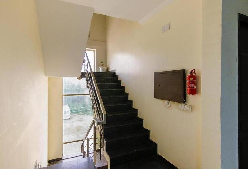 Fabhotel Gazelle Inn