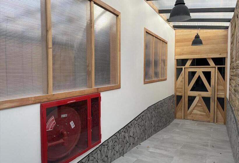 בית מלון כפרי Big Sur