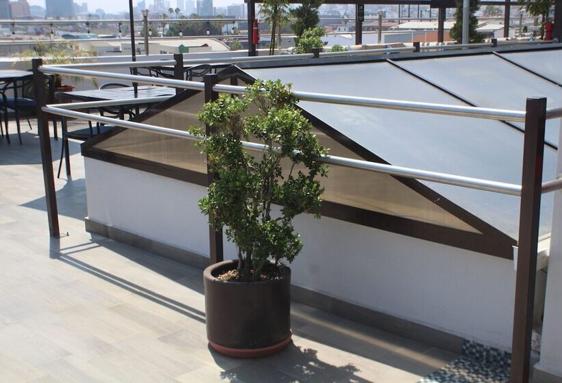 Отель Grand One Plaza