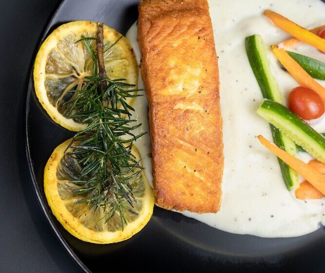 Отель Grand One Plaza