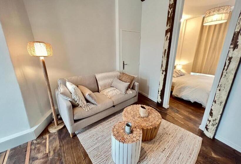 בית מלון כפרי Les Suites De La Tour D Embas