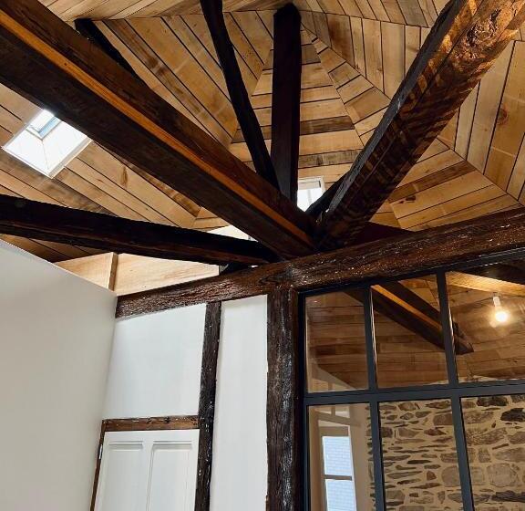 호텔 Les Suites De La Tour D Embas