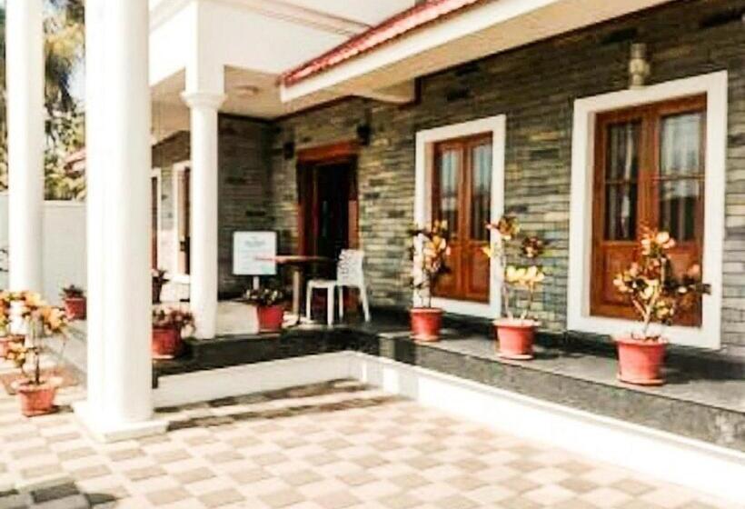 فندق Sea Breeze Beach Inn