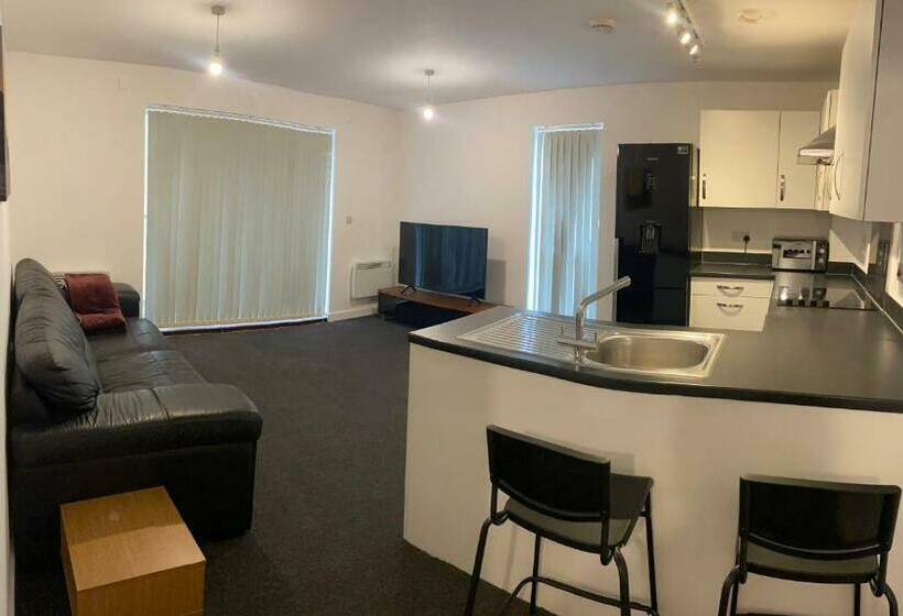 Luxury Modern 2 Bed Room Apartment