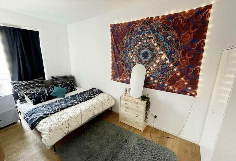 Modern 2 Room Apartment In Berlin