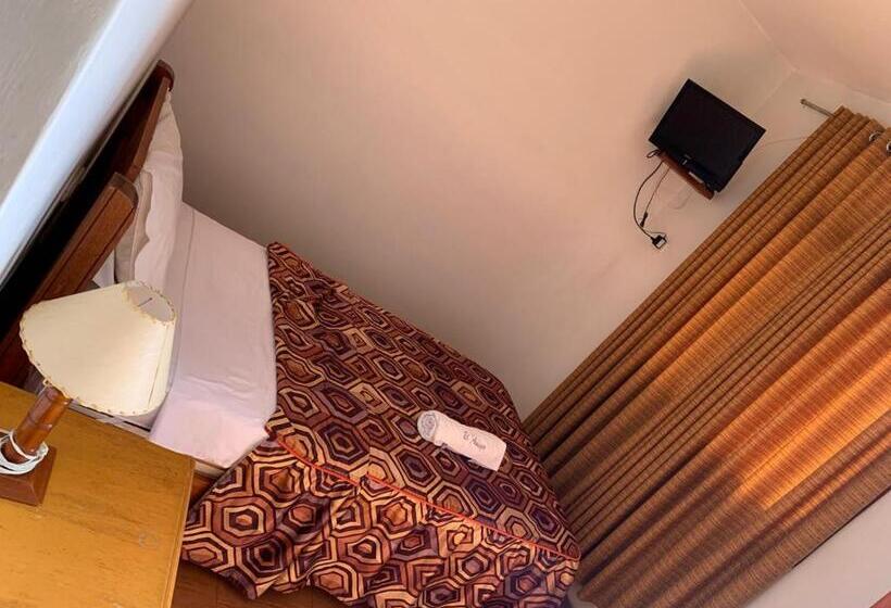 פנסיון Hostal El Amigo