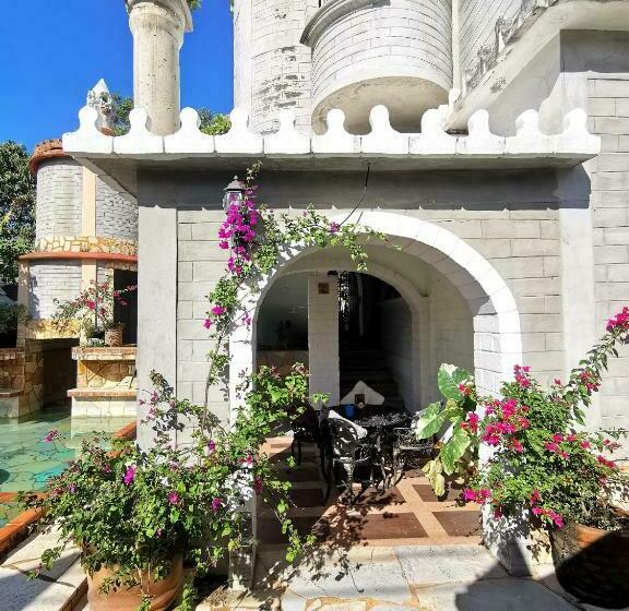 פנסיון Mitico El Castillo