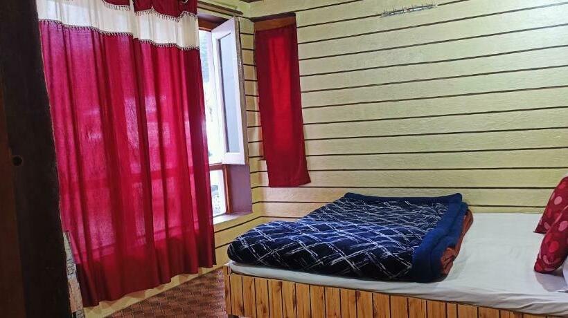 פנסיון New Snow View Resort Pahalgam