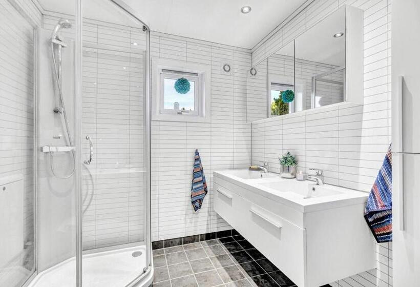 펜션 Private Room In Shared Apartment