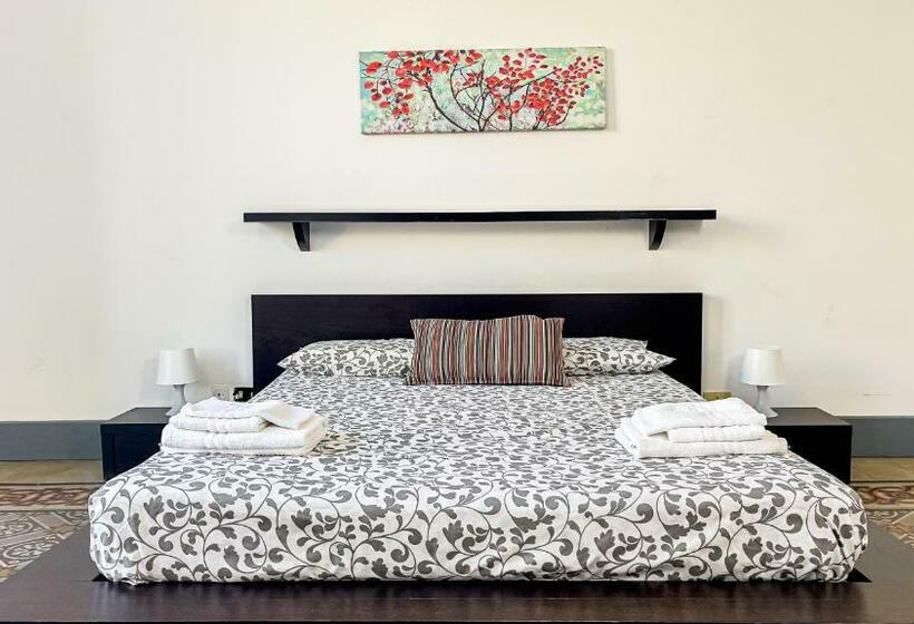 San Giuliano S Street Holiday Home