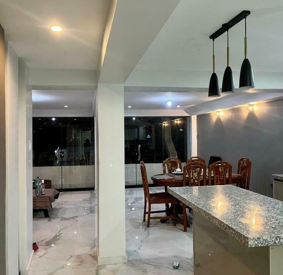 Slaviero Home Ii, Cuzco, Perú