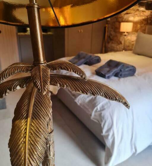 The Undercoft Luxury Private Studio At The Old Church House Central Frome